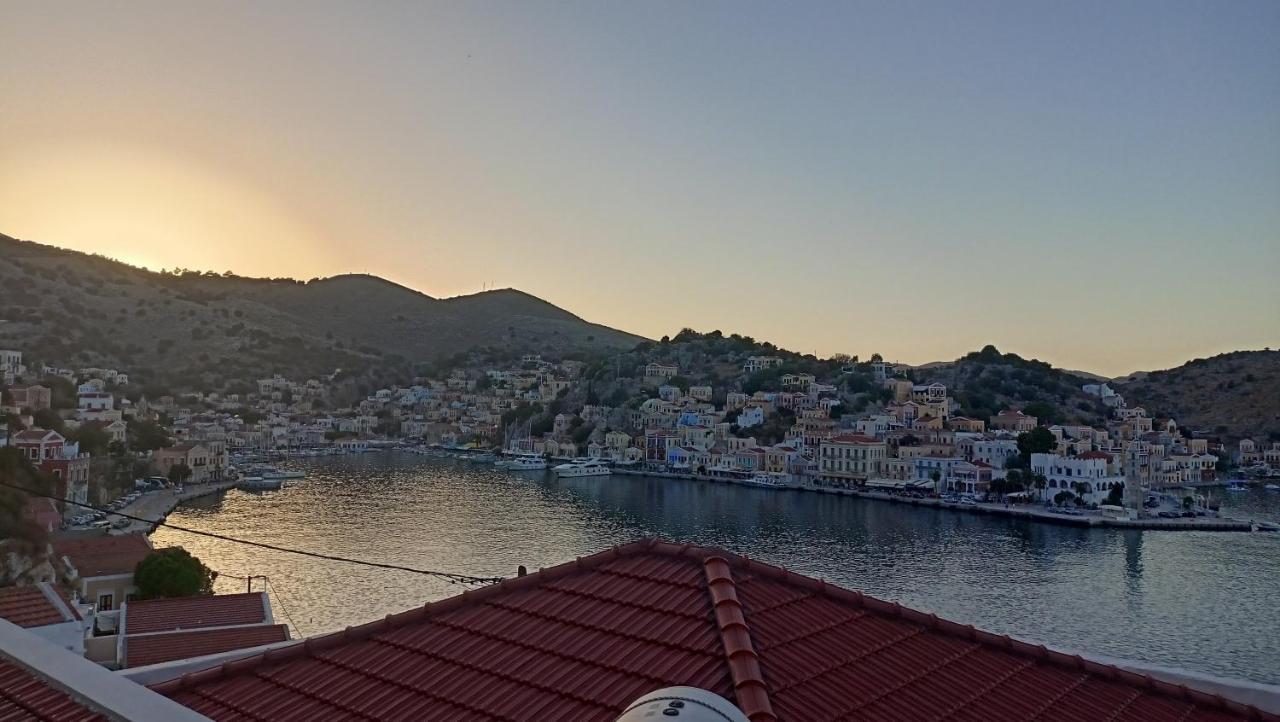 Villa Pitini Nikos House à Symi Extérieur photo